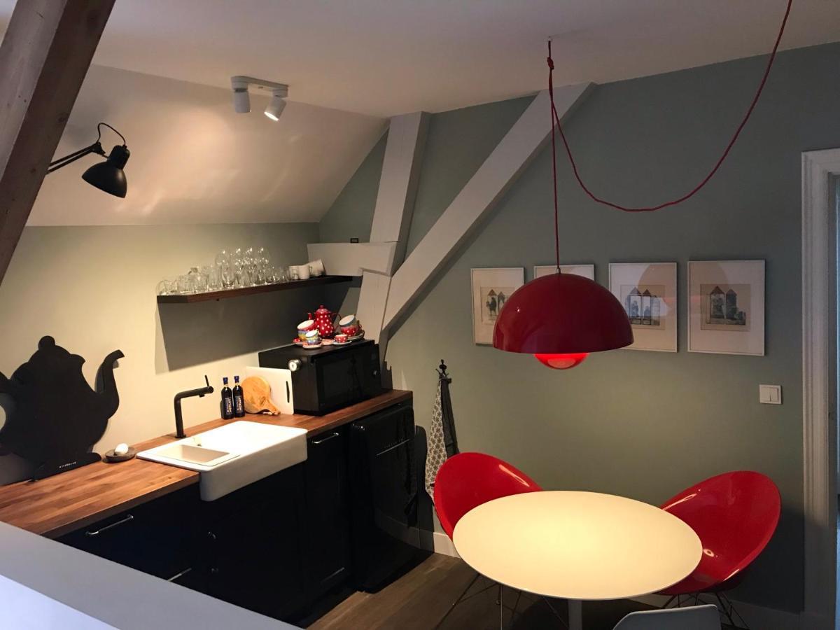 B&B Logeren Bij De Burgemeester Stad aan 't Haringvliet ภายนอก รูปภาพ